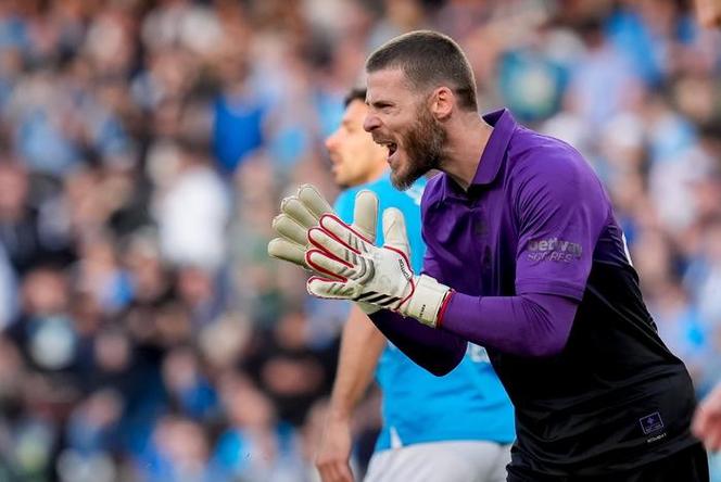 德赫亚社媒致敬布斯克茨:独一无二的球员,在球场外也是个传奇