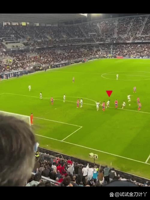 赛季首秀破门！杜月徵西协甲第88分钟登场，头球破门助马贝拉绝平