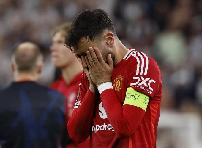 哈塞尔巴因克:杰克逊想离开可以理解,很惊讶曼联没尝试签下他