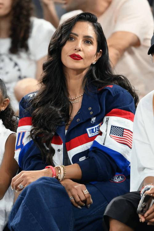 亭亭玉立!科比大女儿在社媒晒米兰时装周美照 瓦妮莎点赞