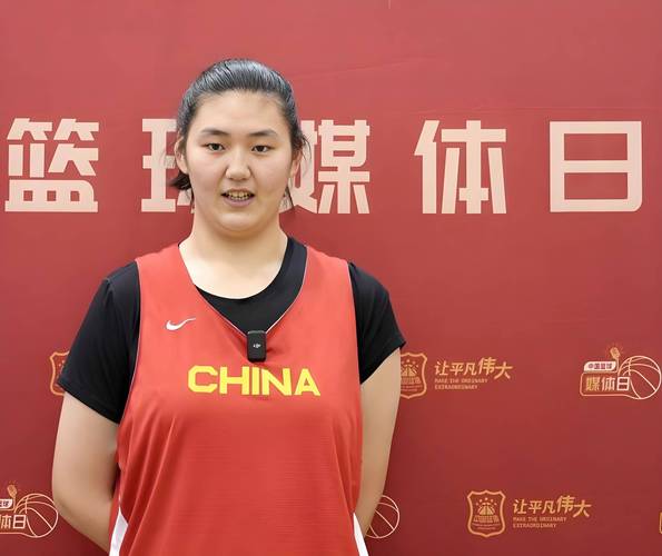 媒体人:女篮方向是正确的 走大型化 锋线内线能持球