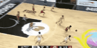 效率低!李沅珊18投仅4中拿到12分5板 三分11中2