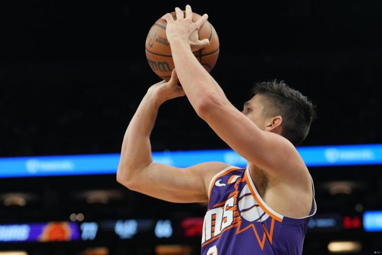 格雷森-阿伦：乔丹-奥特教练心思缜密且做事目的性很明确