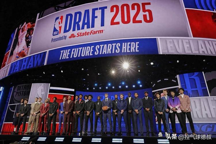 埃奇库姆：NBA球员能随便连续命中很多很多球 我之前很少见到