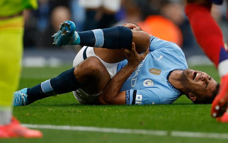 瓜迪奥拉:罗德里训练时说膝盖很疼上不了场,就是之前伤过的膝盖