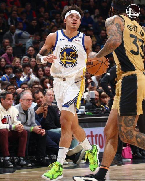 勇士今日第5个签约!Shams:勇士双向合同签约52号秀图希!