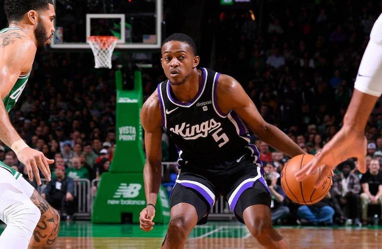 福克斯:我已准备好上场但球队很谨慎 我将缺席季前赛与揭幕战