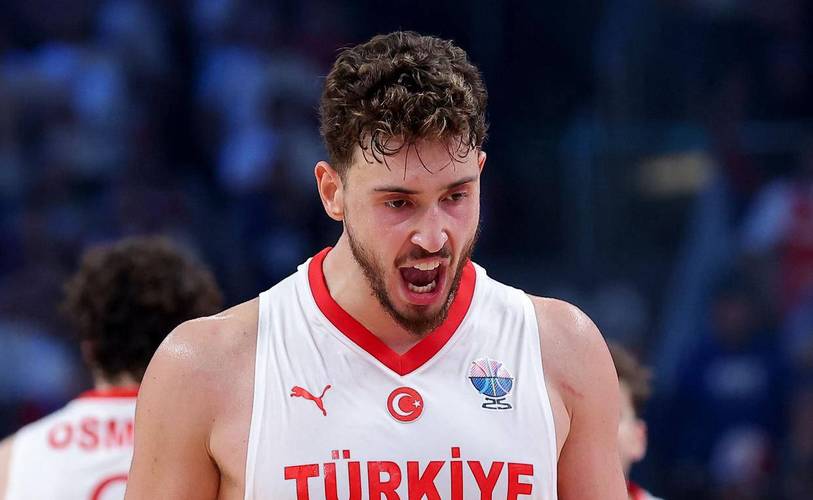 申京:欧锦赛对我就像新赛季预演 看看我的能力回到火箭展现出来