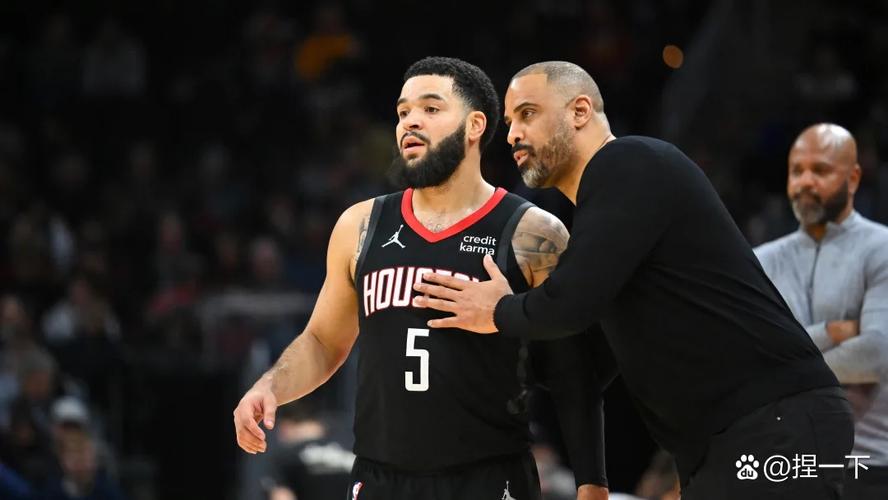 乌度卡:我们有很多组织者 会用多种方式填补范弗里特的空缺