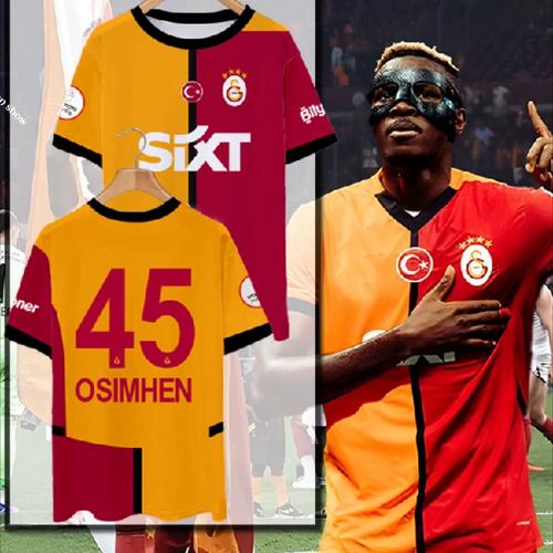 打入制胜球的奥斯梅恩和范迪克交换球衣👕🤝