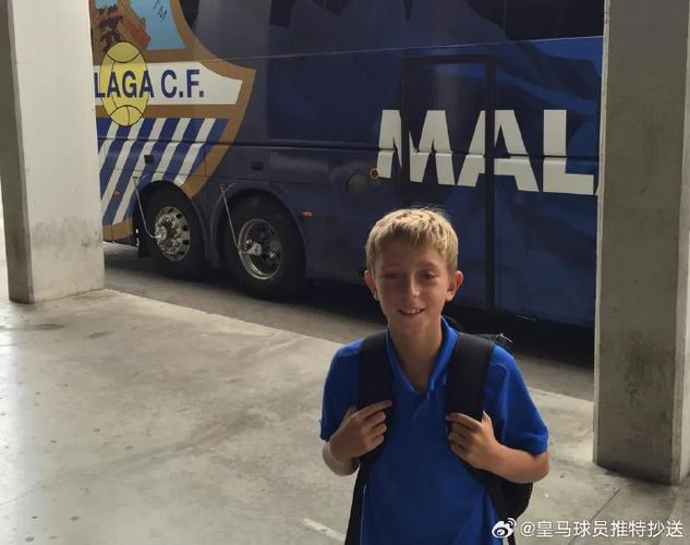 5球大胜，赫伊森社媒晒照庆祝：就是以这样的方式取胜！