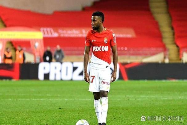 B席谈戴尔比赛最后时刻禁区内倒地：他以“跳水”闻名