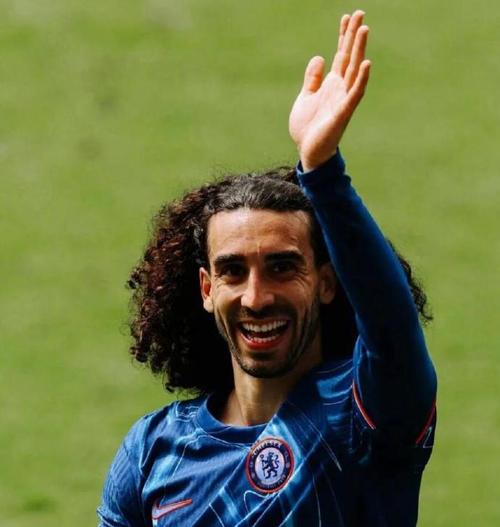 切尔西红牌多，库库雷利亚：一对一时，动作稍慢就可能吃到红牌