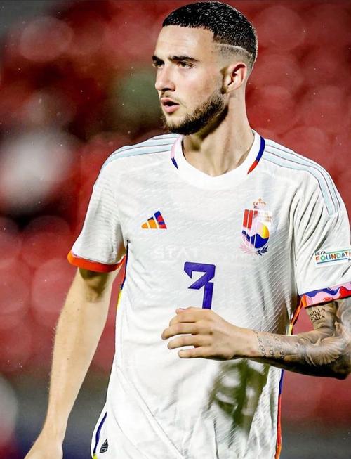 德斯特：希望有一天能回归米兰 永远感激在巴萨效力的时光