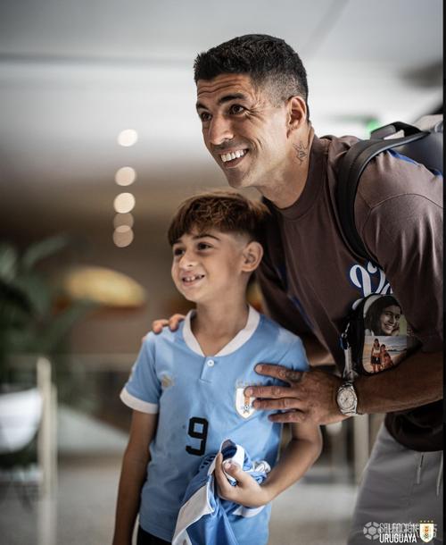 苏亚雷斯社媒：失败令人痛苦，是时候团结一致重新出发👊🏼