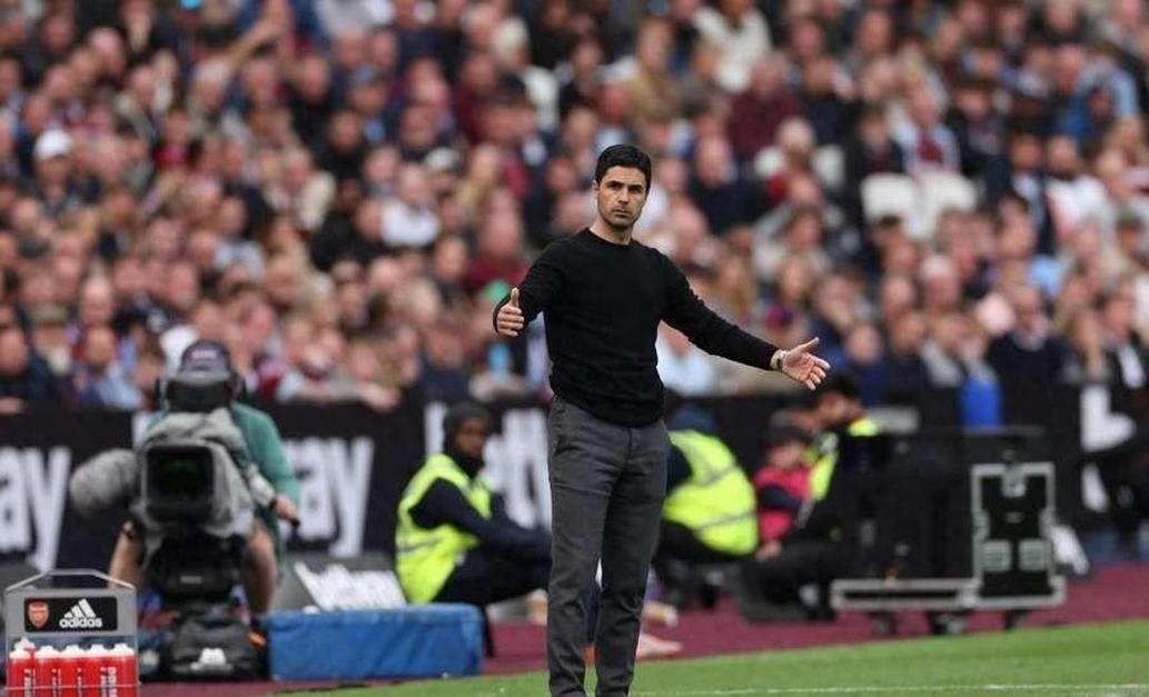 五战全胜，进18球失1球！官方：胜利主帅热苏斯当选9月最佳主帅