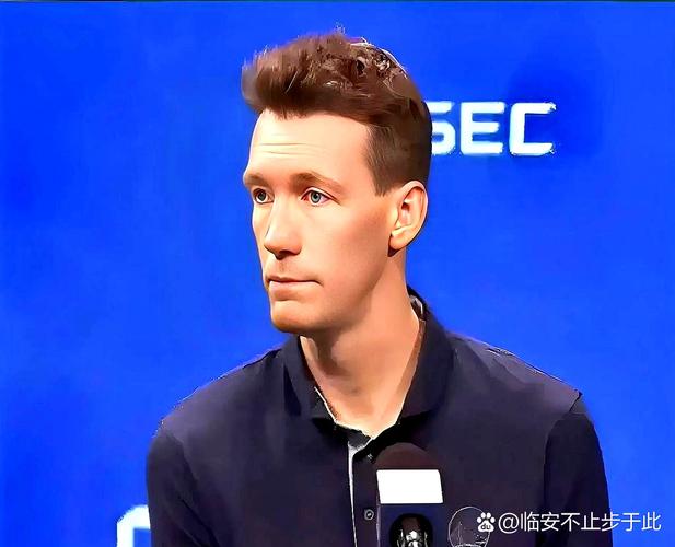 邓利维：我们组建的队伍在新赛季具备强大竞争力 大有可为！