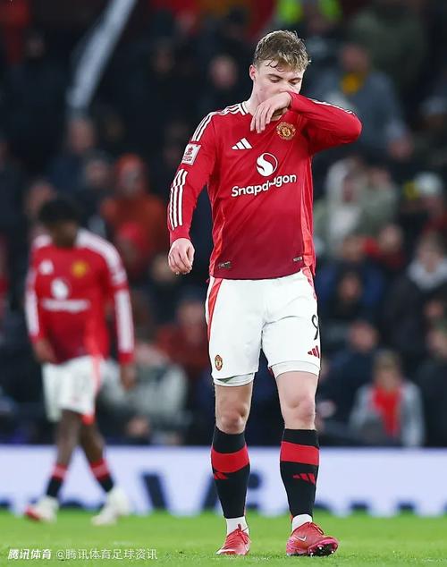 记者：曼联球员和主教练不存在个人恩怨，球员更沮丧的是表现不佳