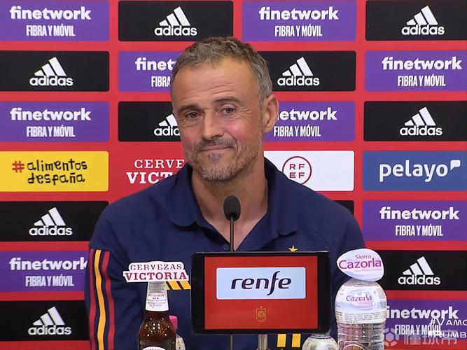 世体：恩里克把巴萨研究得很透彻，巴黎已被他调教成赢球机器