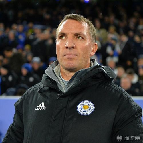 罗杰斯：我不明白VAR为什么不让主裁判去看一看，这显然是个误判