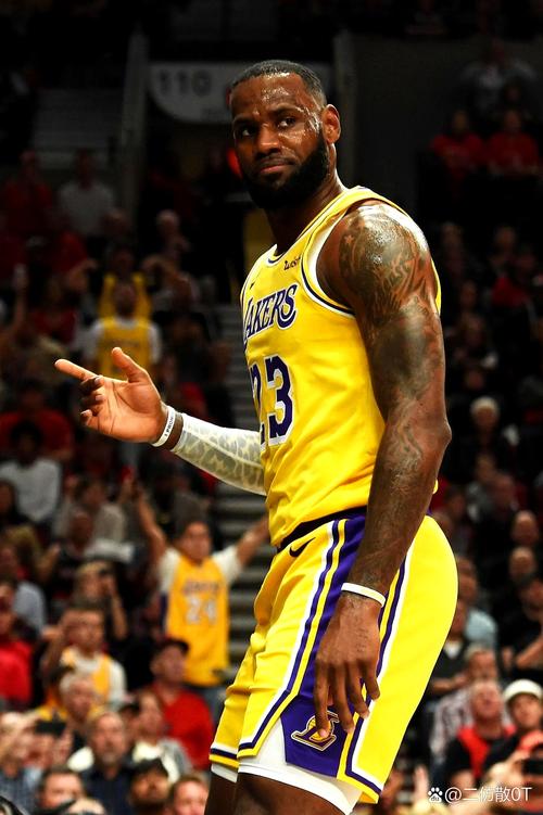 铁林：詹姆斯要是再继续打 人们肯定会怀疑他用了类固醇&要求药检