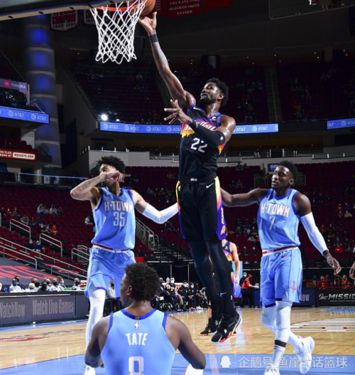 搁场上梦游呢！艾顿半场2中0仅拿1分6板1助1断2帽 3失误