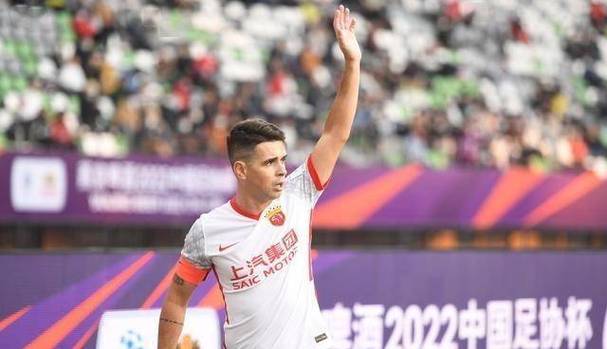 奥斯卡在最近的9场中超联赛中制造9球（6个进球、3次助攻）