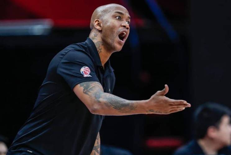 头戴一块布！马布里：气质这块朝阳第三 正是在下北京马三爷