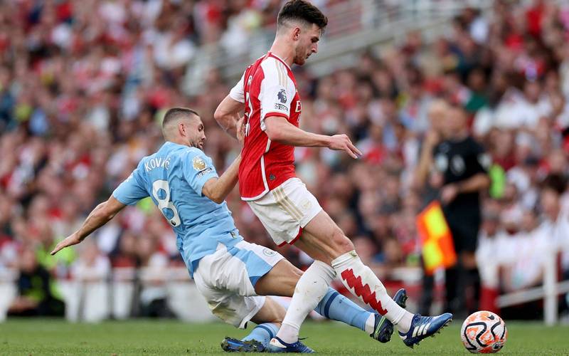 承认误判!邮报:裁判主管韦伯向曼联承认,柯林斯上轮应被罚下