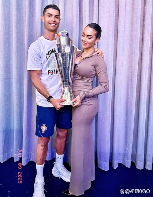 还有梦想!41岁弟媳:再踢一届世界杯就完美,试想一下夺冠后退役