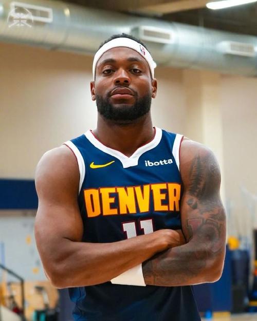 布鲁斯-布朗:曾在一些球队里几回合都碰不到球 现当控卫感觉很棒