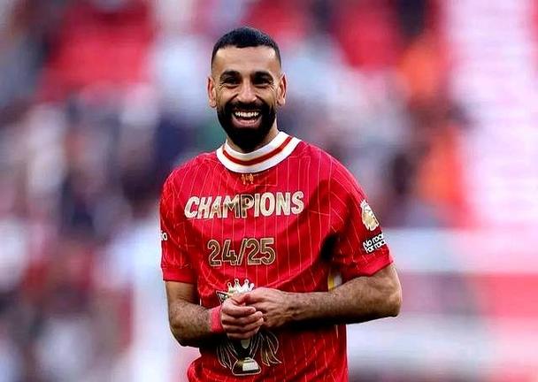 利物浦球迷:上次夺冠后的历史似乎在重演,斯洛特应弃用萨拉赫