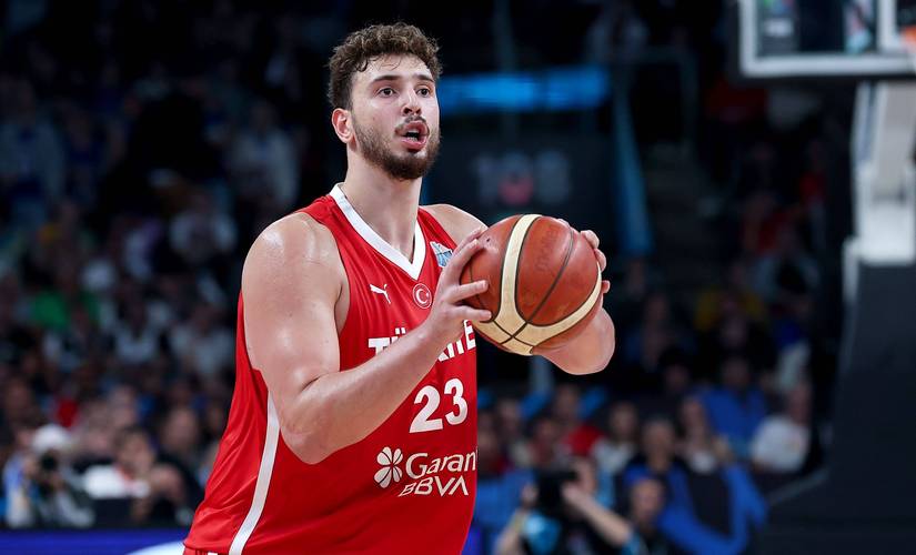 媒体人：申京这欧洲杯真不白打 有他在火箭这个进攻还是能看的