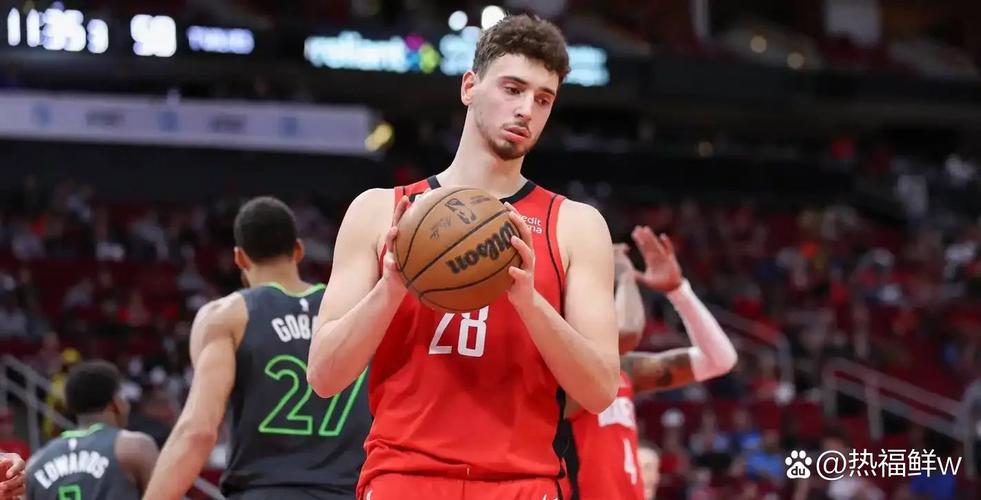 氛围轻松!火箭官方晒训练照:亚当斯&谢泼德&申京喜笑颜开