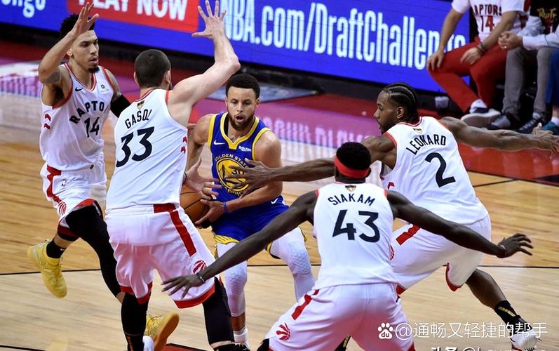 基德：拉塞尔传球很棒防守端相当亮眼 这场表现真的非常出色