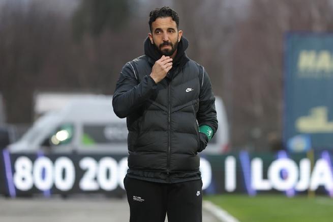 并无不合！记者：B费与阿莫林相处非常融洽，他极大促进球队团结