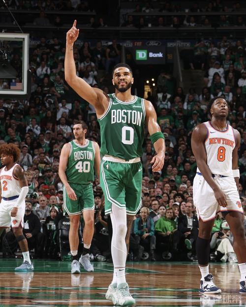 恢复速度惊人!塔图姆晒原地双手扣篮视频:一定是鞋子的原因👀