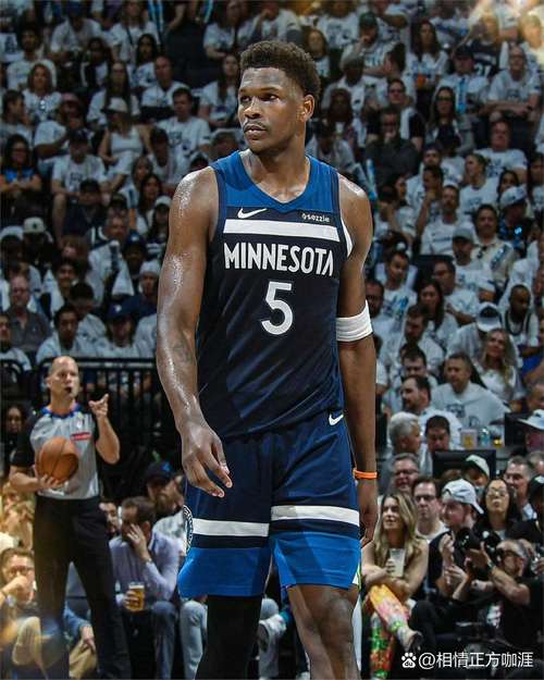 效率不高！爱德华兹17中6拿到17分3板1断1帽