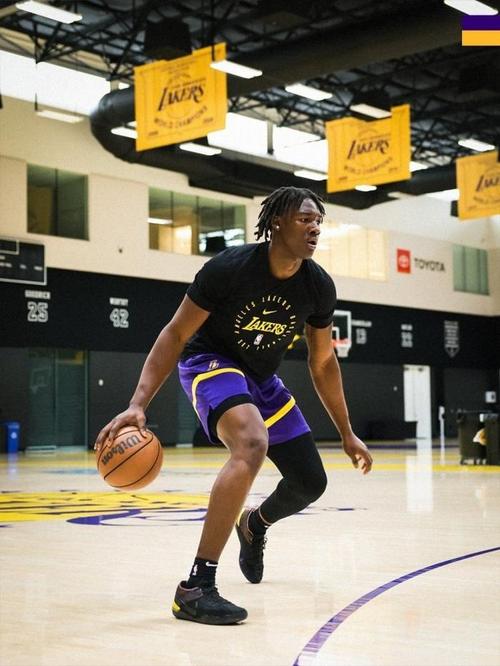 雷迪克：阿杜-蒂耶罗的运动能力太夸张了 头平筐太惊人了