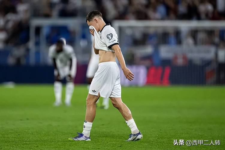 心情不错!维尔茨社媒晒回归俱乐部训练照片,露出笑容