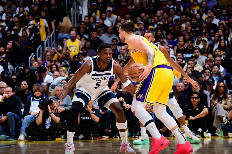 状态不错!兰德尔18中10拿下23分8板4助2断