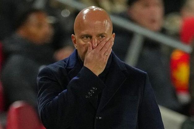 并未独行!英超卫冕冠军遭遇4连败,本赛季的利物浦是历史第4队