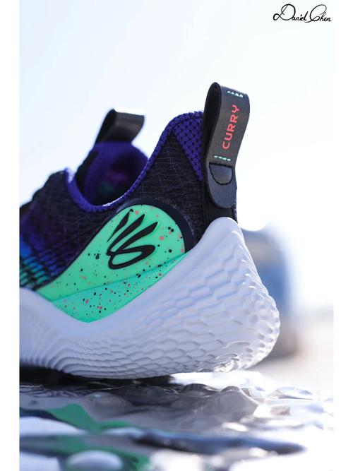 库里诠释“Flow”哲学:从球鞋科技延伸球场语言 升华为人生信条