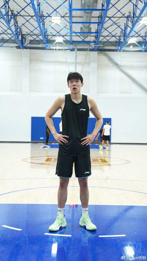 如何跟上快节奏?杨瀚森:训练 球队要求内线只需防对篮下的冲击