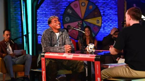 遭亚马尔嘲讽!一皇马球迷:被亚马尔刺痛了吗?明天干掉他们!