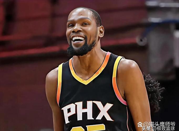 杜兰特:伊森多数时候是匹黑马 其他球队不会料到他突然爆发