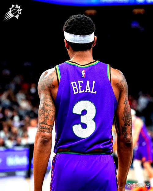 比尔进攻重要性?小卡:他曾差点拿下得分王 是真正的三威胁得分手