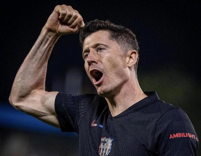 埃尔切队史从未在客场战胜巴萨,在西甲中也已50年没能在客场拿分