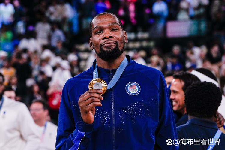 KD：我可不会为了工资留在NBA 若掉出轮换不如去和兄弟们打打野球