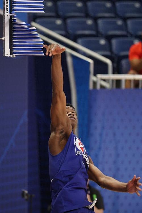 赢4场其中3场是大逆转!埃奇库姆:我们阵容深厚而且全心投入